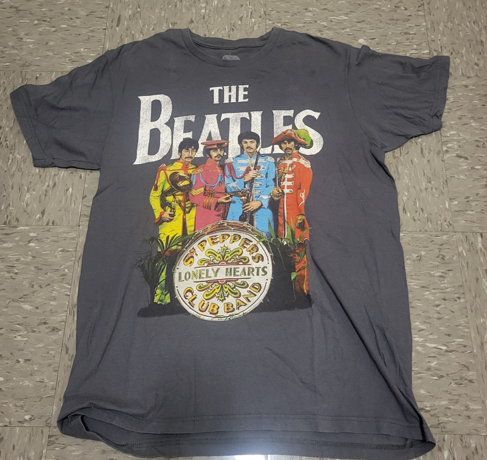 The Beatles SGT Peppers Lonely Hearts Club Band T-Shirt Grey Medium GUC